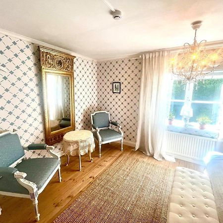 Loevstabruks Vaerdshus Och Brukshotellet Aenkehuset ภายนอก รูปภาพ